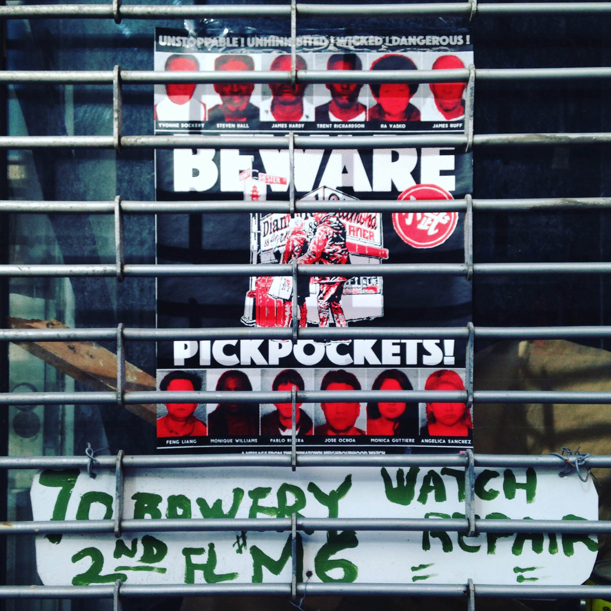 BEWARE PICKPOCKETS ! POSTER + STICKER SET - Image 9